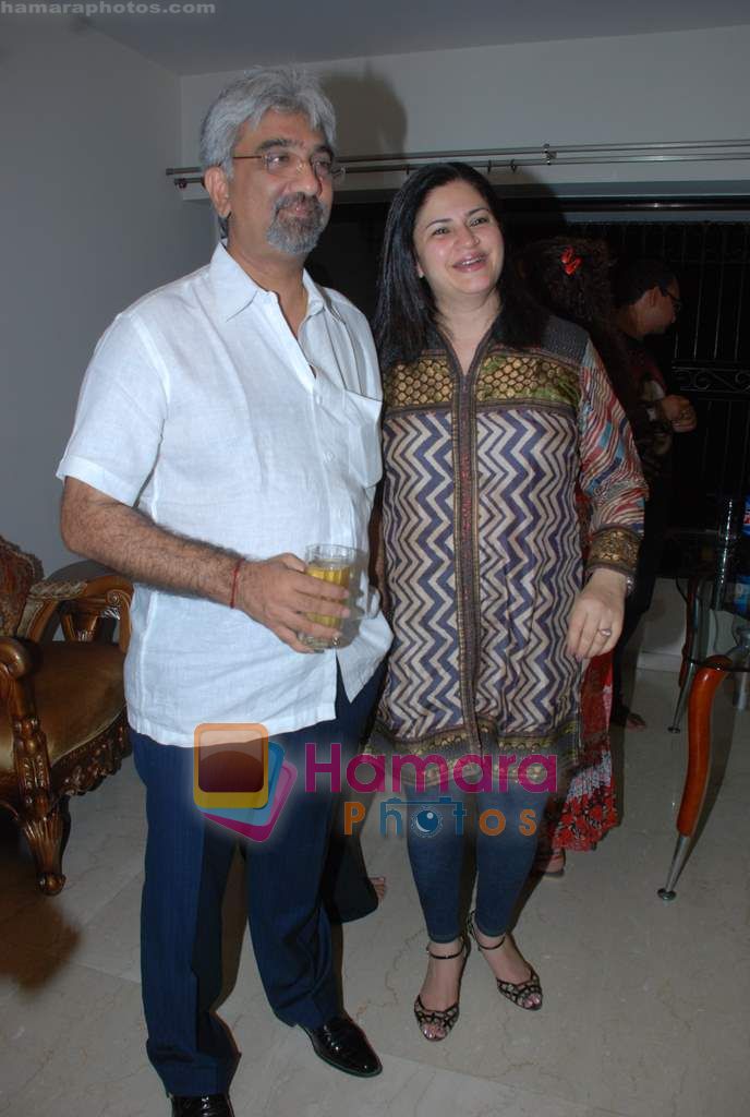 Kunika at Satish and Tanaaz Reddy's party in Andheri on 29th May 2010 