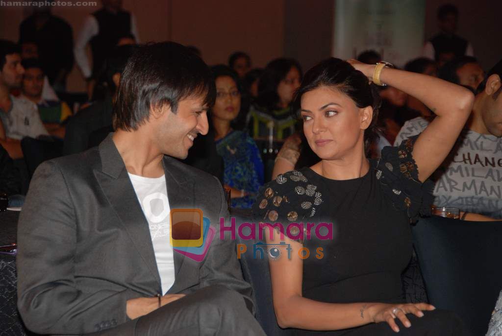 Vivek Oberoi, Sushmita Sen with I am She contestants in Westin Hotel on 30th May 2010 