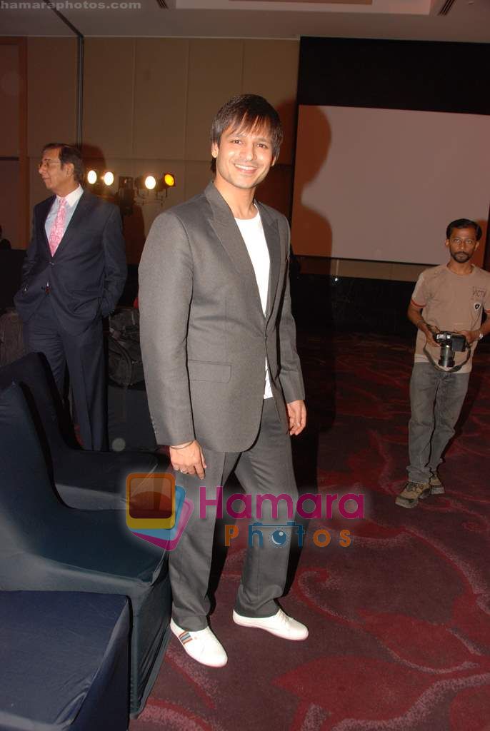 Vivek oberoi with I am She contestants in Westin Hotel on 30th May 2010 