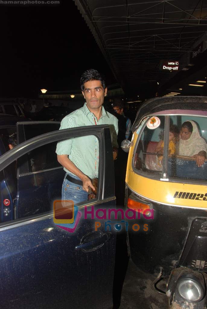 Manish Malhotra leave for IIFA Colombo in Mumbai Airport on 1st June 2010  