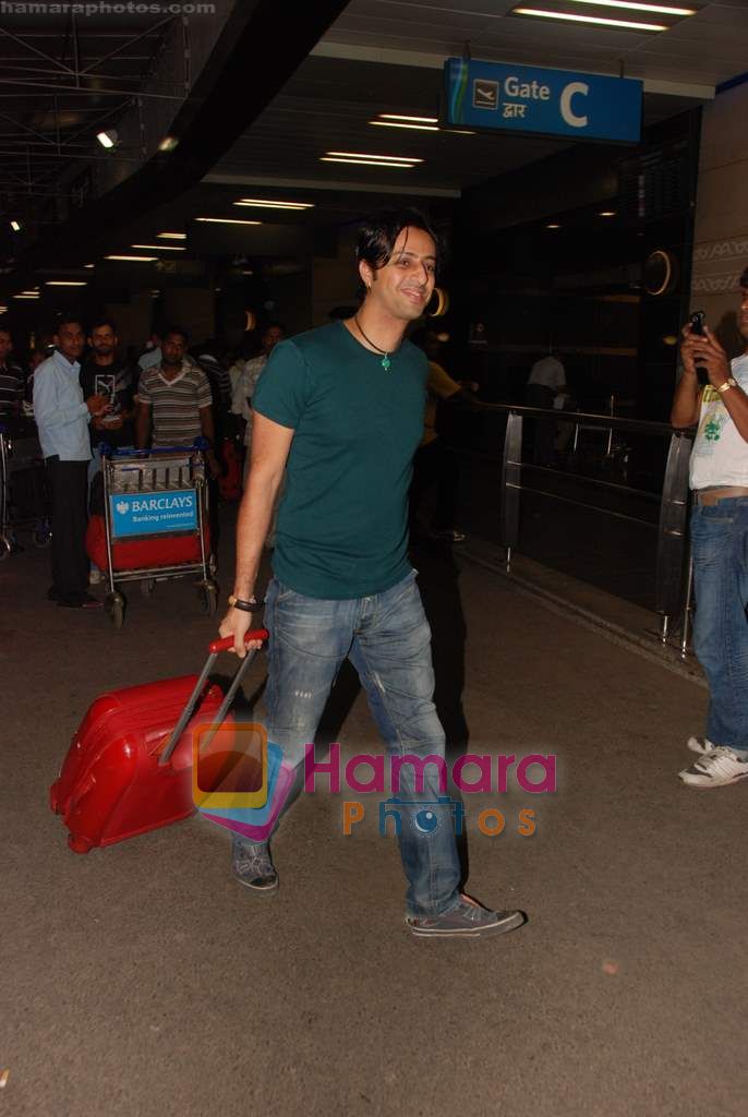 Salim Merchant leave for IIFA Colombo in Mumbai Airport on 1st June 2010 