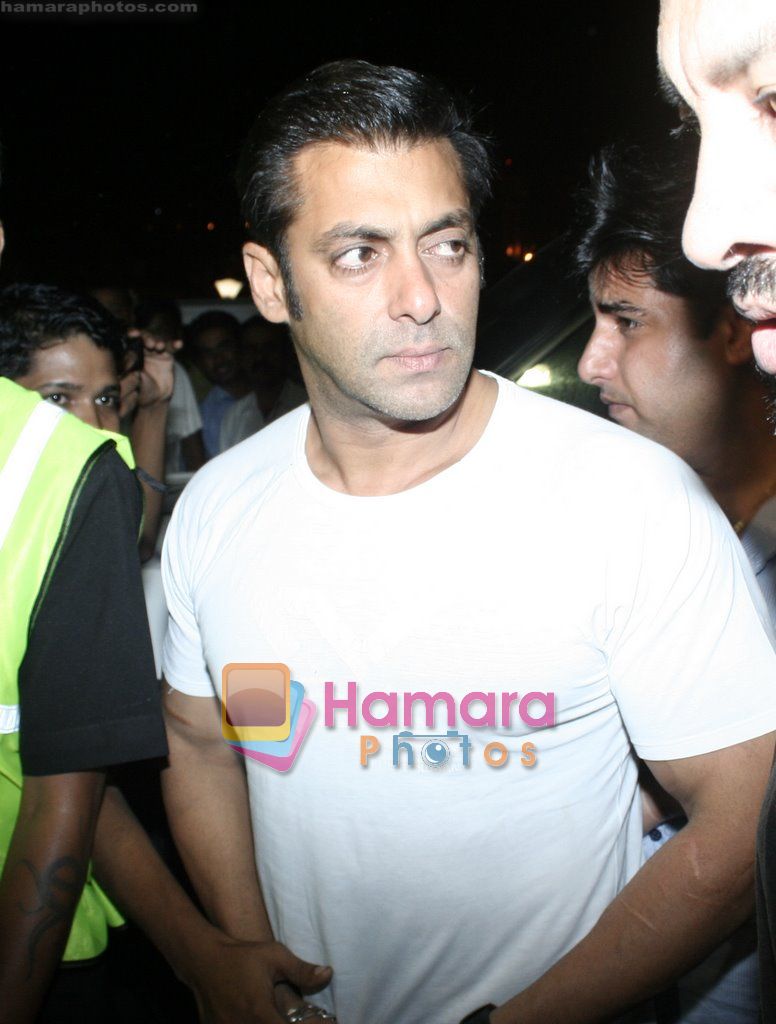 Salman Khan leave for IIFA Srilanka in International Airport, Mumbai on 3rd June 2010 