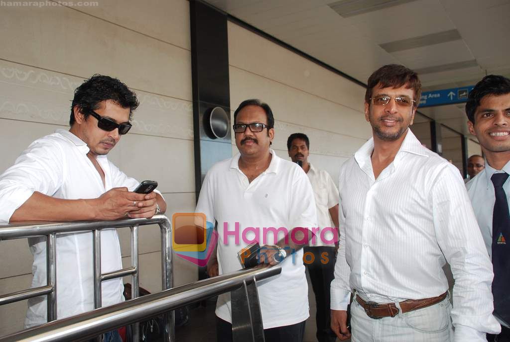 Javed Jaffery leave for IIFA Colombo in Mumbai Airport on 2nd June 2010  