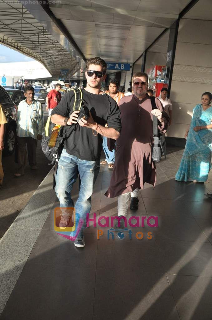 Neil Mukesh leave for IIFA Colombo in Mumbai Airport on 2nd June 2010 