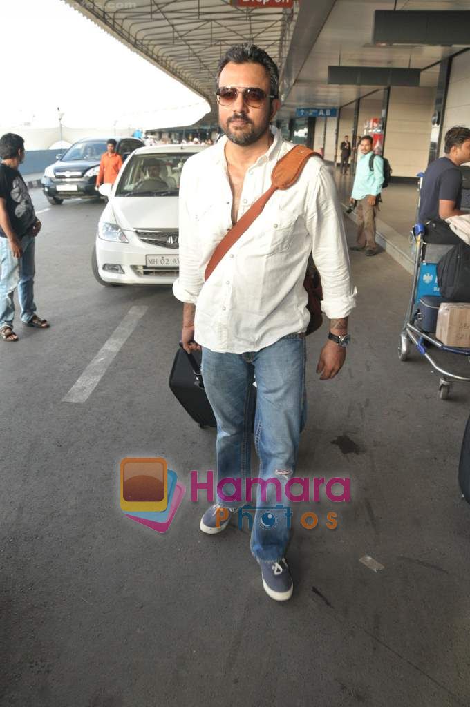 Apoorva Lakhia leave for IIFA Colombo in Mumbai Airport on 2nd June 2010 