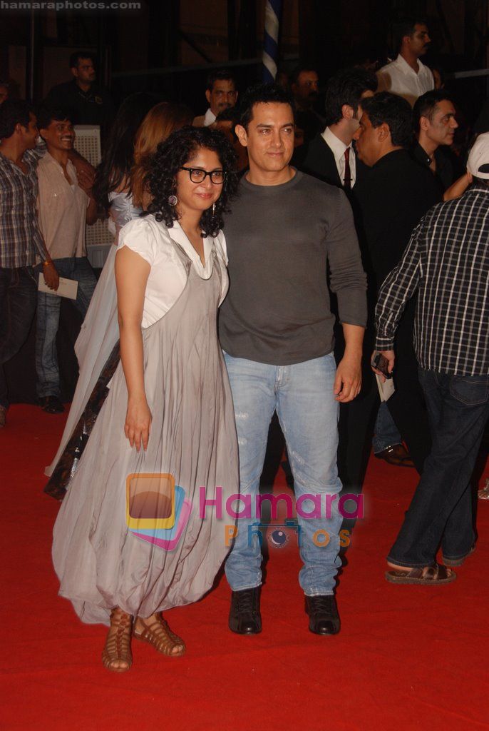Aamir Khan, Kiran Rao at Raajneeti Premiere in Big Cinemas, Wadala, Mumbai on 3rd June 2010 
