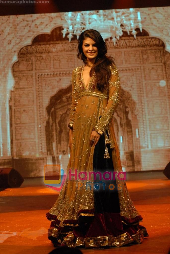 Jacqueline Fernandez as showstopper for Manish Malhotra at Day 1 of the Videocon IIFA Weekend in Colombo on 3rd June 2010