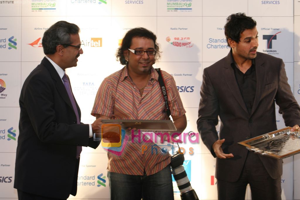 John Abraham, Rahul Bose and Milind Soman launch SCMM 2011 Registrations in Trident, Mumbai on 21st July 2010 