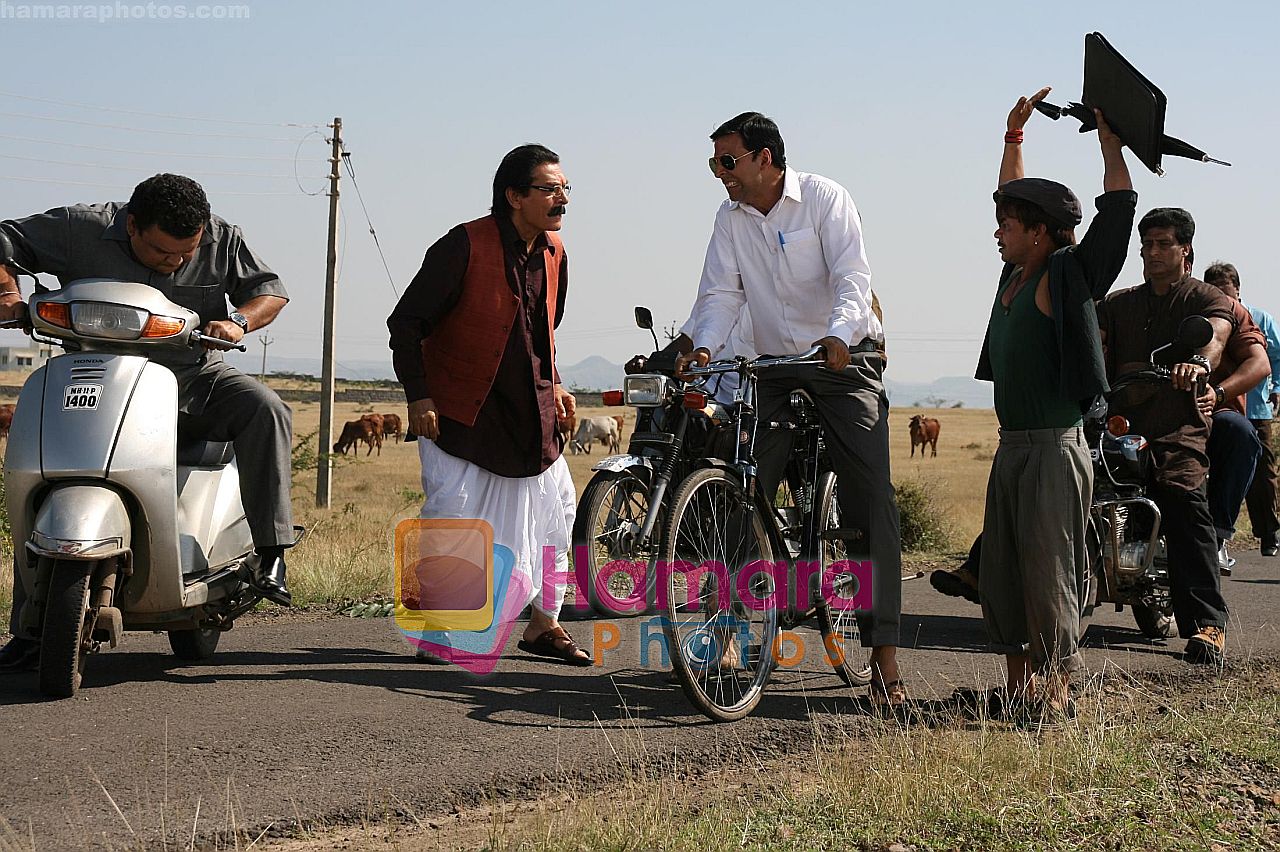 Akshay Kumar in the still from movie Khatta Meetha 