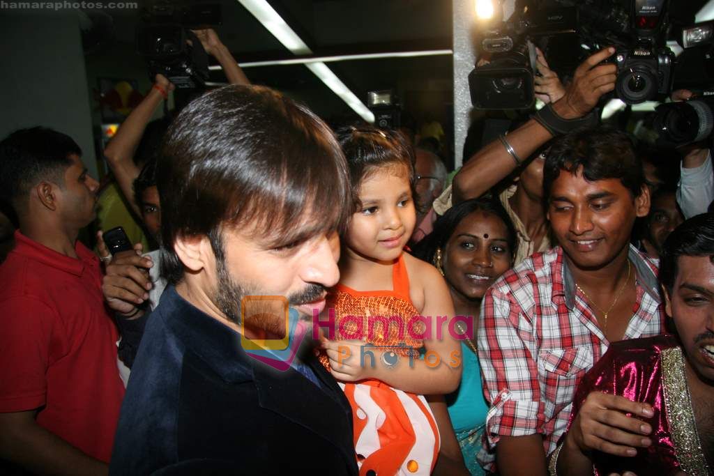 Vivek Oberoi at Arts in motion show in St Andrews Show on 24th July 2010 
