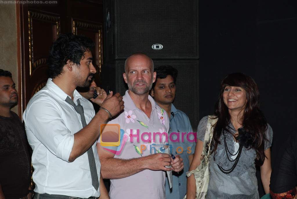 Anusha Dandekar at Vijay Mallya's comedy show featuring artists from Whose Line is It Anyway in ITC Parel on 24th July 2010 