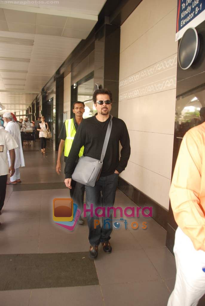 Anil Kapoor at Mumbai Airport on 27th July 2010