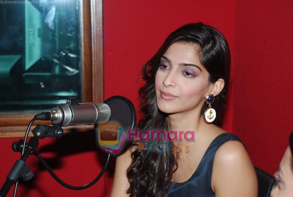 Sonam Kapoor at Fever 104 FM in Andheri, Mumbai on 29th July 2010 
