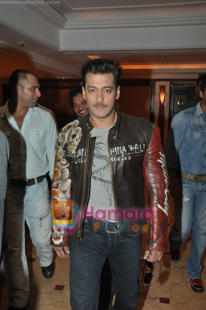 Salman Khan host Bigg Boss 4 on Colors in Taj Land's End, Bandra, Mumbai on 3rd Aug 2010 ~0