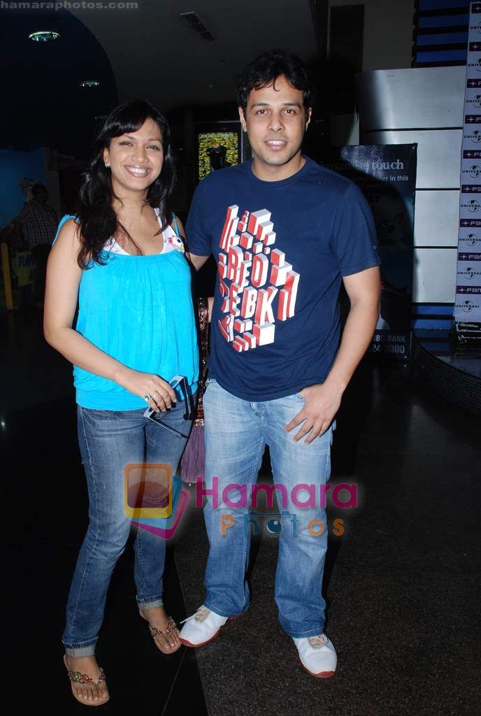 Sachin Sharma, Mansi Verma at Despicable ME 3-d premiere in Fame, Andheri on 4th Aug 2010 