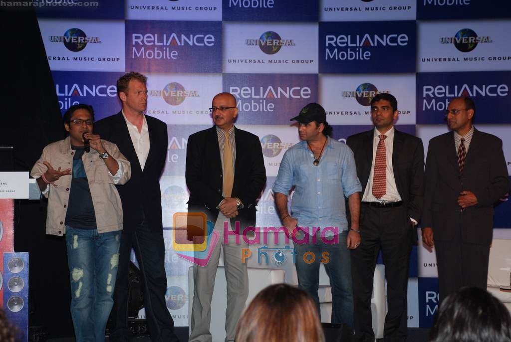  at Reliance Mobile 3G tie up with Universal Music in Trident on 4th Aug 2010 