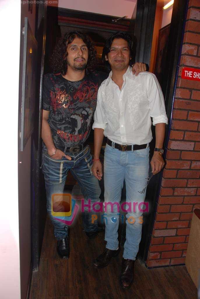 Sonu Nigam, Shaan at the Song recording of first 3D film Bo Mamo with ten singer in Aadersh Shrivastava studio, Juhu on 4th Aug 2010 