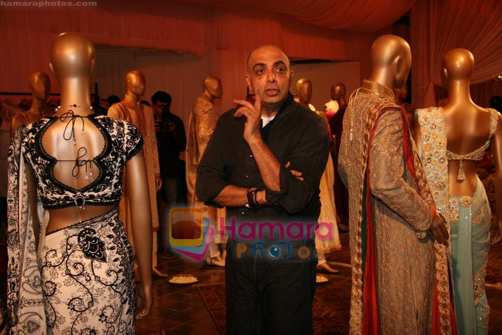 Tarun Tahiliani Bridal Couture Exposition 2010 in Kalaghoda on 5th Aug 2010