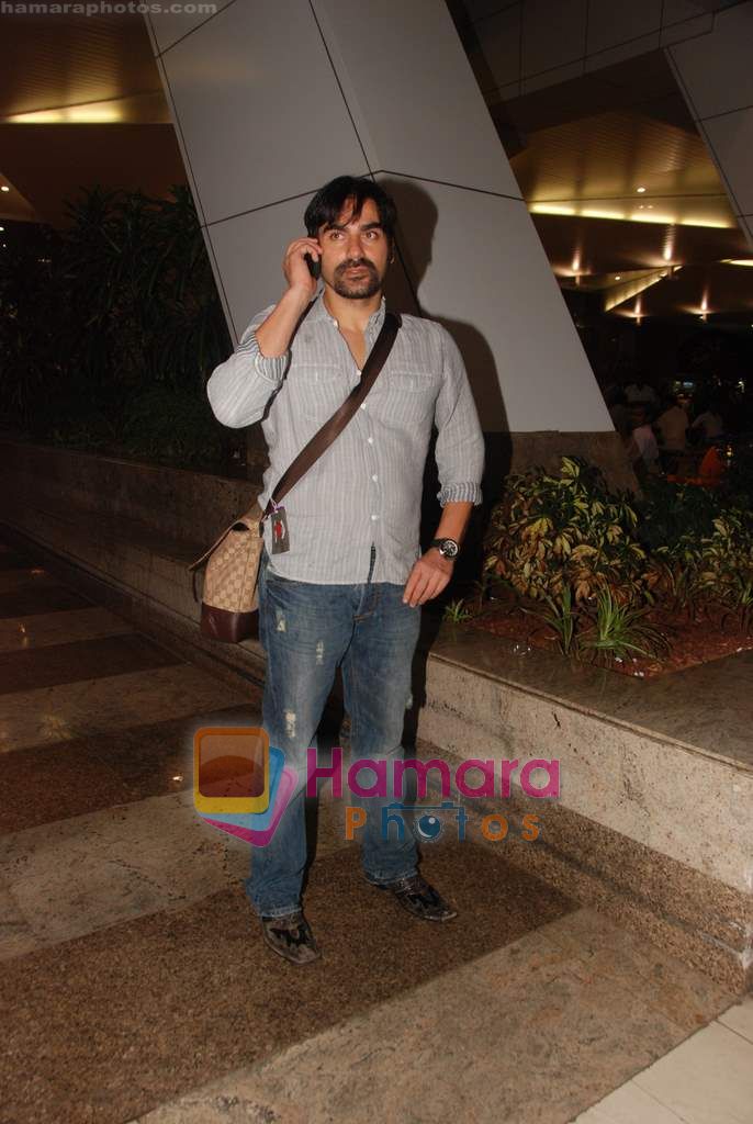 Arbaaz Khan snapped after music launch in Delhi in Airport on 7th Aug 2010 