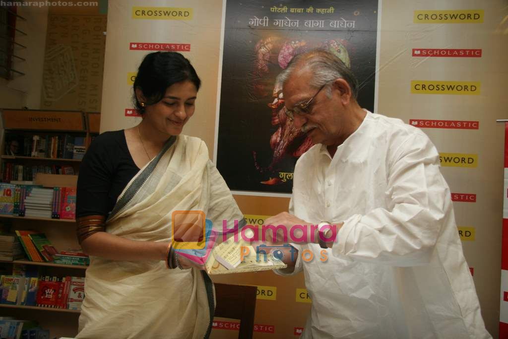 Gulzar at Potli Wale Baba book launch in Crossword, Kemps Corner on 7th Aug 2010 