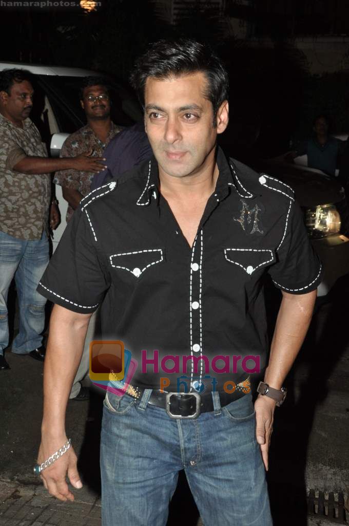 Salman Khan at the special screening of Peepli Live  in Ketnav on 10th Aug 2010 