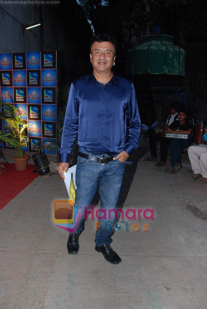 Anu Malik on the sets of Entertainment Ke Liye Kuch Bhi Karega in Filmistan on 10th Aug 2010 