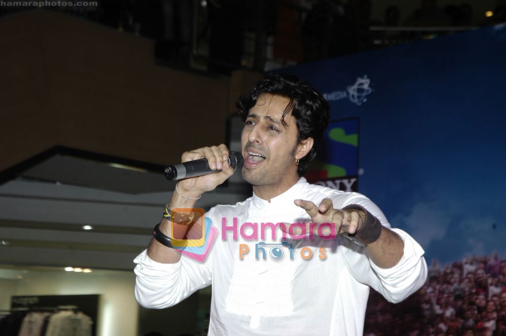 Salim Merchant promote Indian Idol in Inorbit Mall  Malad , Mumbai on 11th Aug 2010 