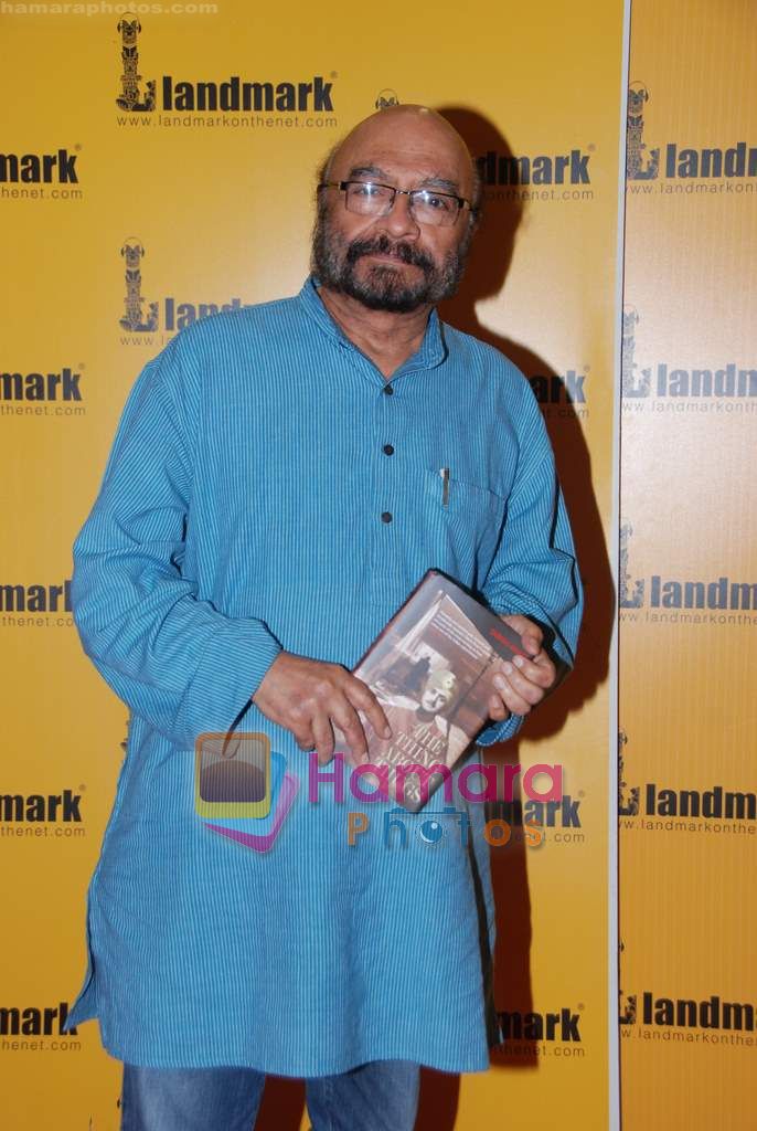 Shyam Benegal at the book launch of The Thing about Thugs in Landmark, Andheri on 12th Aug 2010