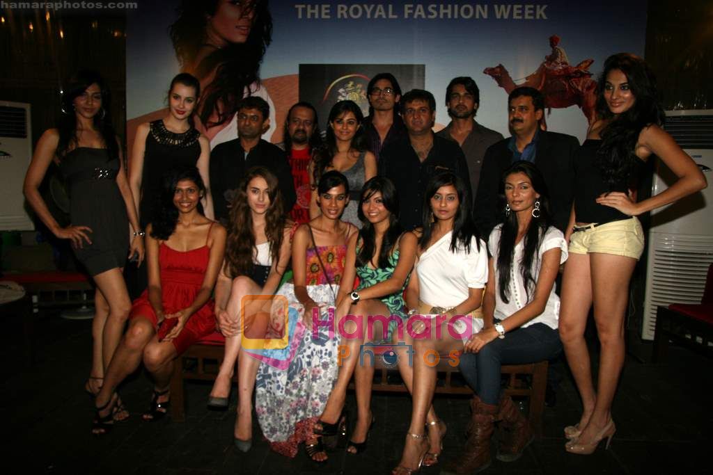 at Jaipur International Fashion Week Bash on 12th Aug 2010 
