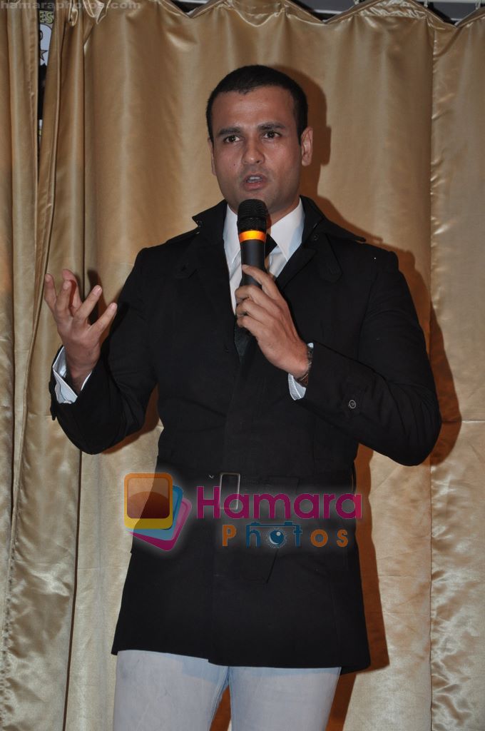 Rohit Roy at the launch of Starweek 1st anniversary Issue in Cest La Vie on 13th Aug 2010 