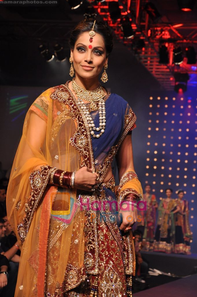 Bipasha Basu at Gitanjali Bollywood Nite in Grand Hyatt, Mumbai on 20th Aug 2010 