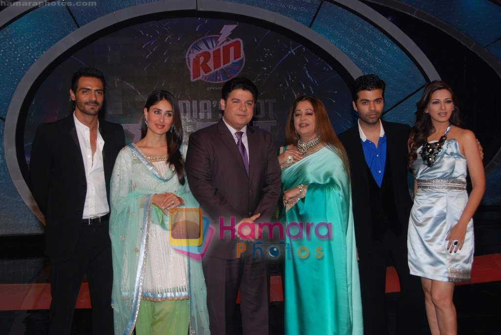 Kareena Kapoor, Karan Johar, Arjun Rampal, Kiron Kher, Sonali, Sajid Kha Promote We Are Family movie on the sets of India's Got Talent in Filmcity on 23rd Aug 2010 