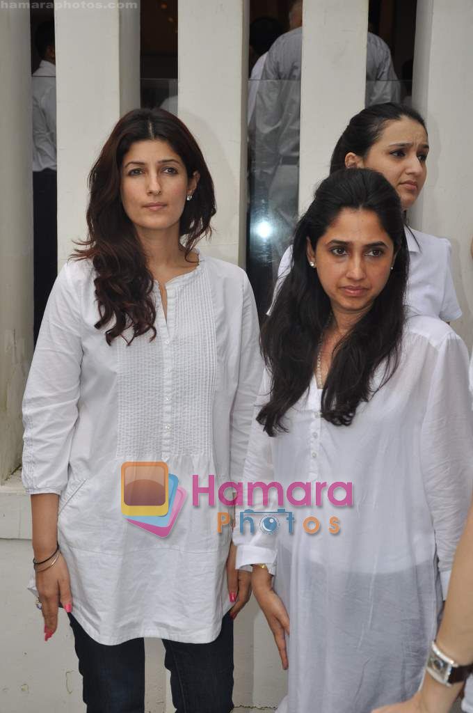 Twinkle Khanna at Tanya Deol dad's prayer meeting in Blue Sea on 25th Aug 2010 