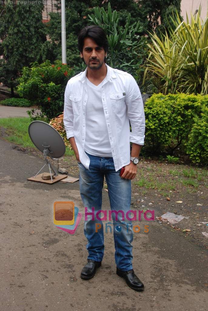 Arjan Bajwa on the sets of Tell Me O Khuda in Filmcity on 27th Aug 2010 
