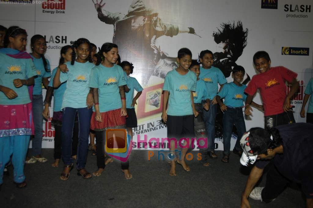 Surveen Chawla at Set Up 3-d promotional event with Akanksha kids in Inorbit, Malad on 1st Sept 2010 