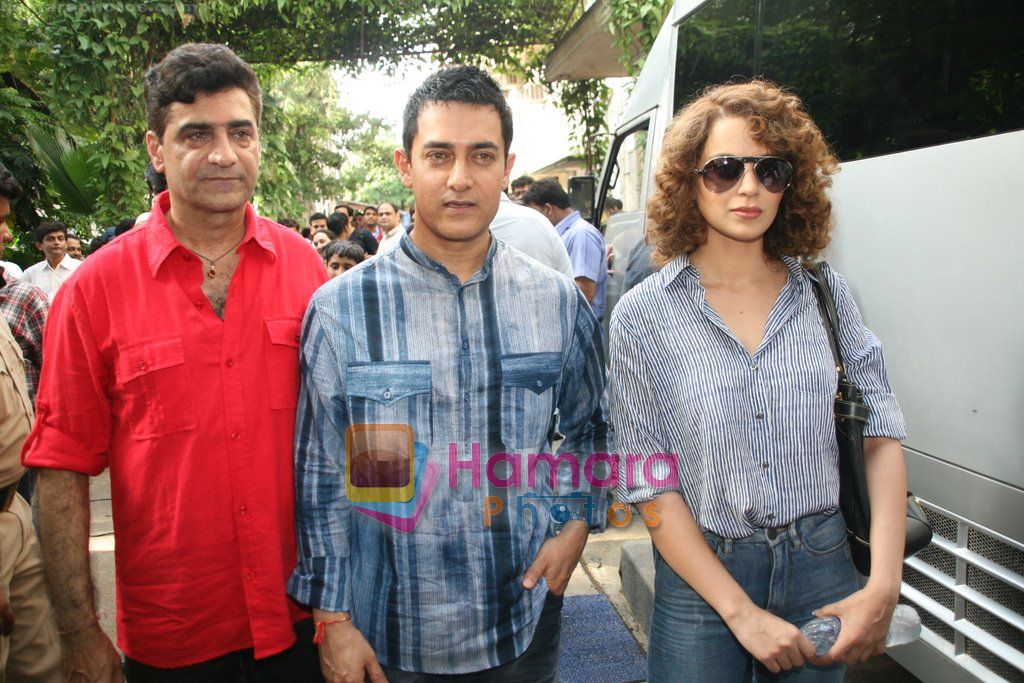 Aamir Khan, Kangana Ranaut at Double dhamaal Launch in Mehboob Studio, Mumbai on 1st Sept 2010 