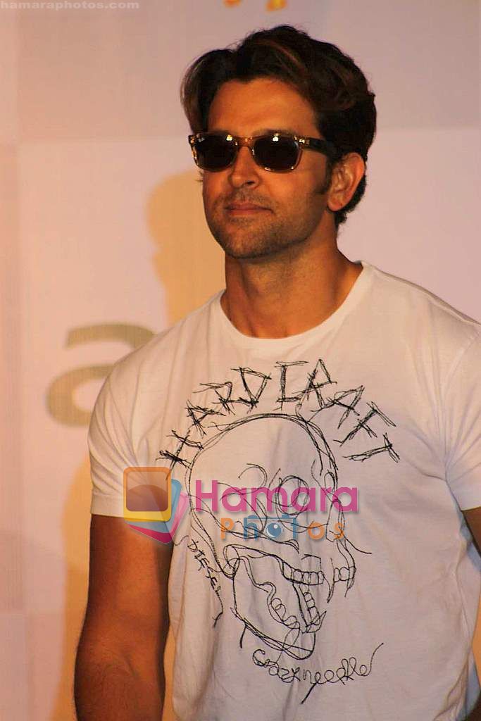Hrithik Roshan meets winners of Acer-Intel contest in J W Marriott on 2nd Sept 2010 