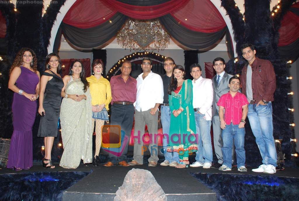 Tanaaz Currim, Bobby Darling, Roshni Chopra on the sets of Aahat serial in Goregaon on 6th Sept 2010 