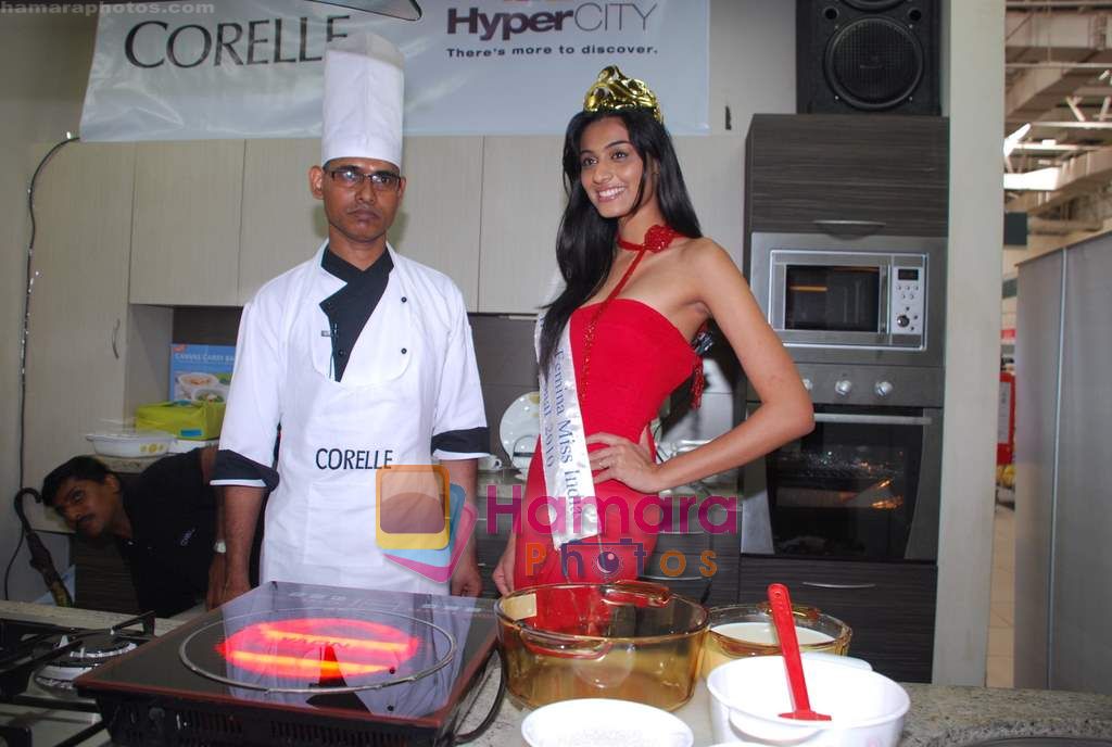 Miss India Neha Hinge at World Kitchen in Malad on 6th Sept 2010 