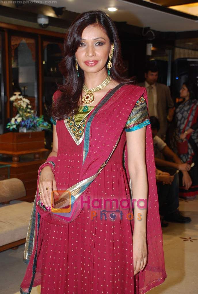Achala Sachdev at Tanishq fashion show in Bandra on 8th Sept 2010 