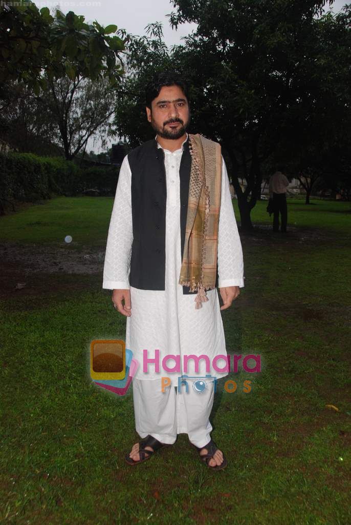 Yashpal Sharma at A Strange Love Story film on location in Kamalistan on 8th Sept 2010 