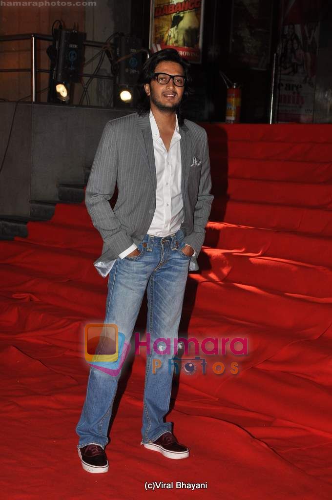 Ritesh Deshmukh at Dabangg premiere on 9th Sept 2010 