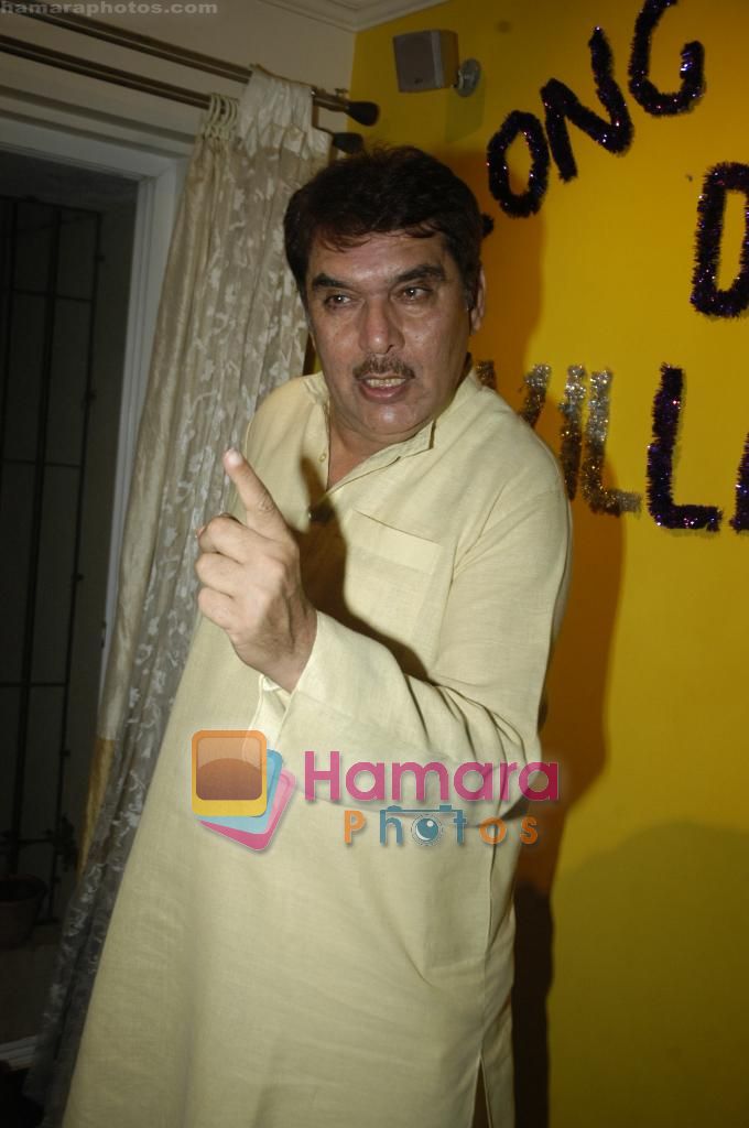 Raza Murad at Vishwajeet Pradhan's Long Live d Villains bad boyz party on 12th Sept 2010 