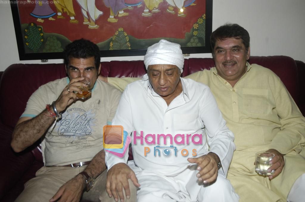 Raza Murad, Ranjeet, Mukesh Rishi at Vishwajeet Pradhan's Long Live d Villains bad boyz party on 12th Sept 2010 