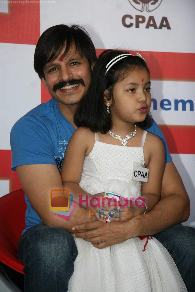 Vivek Oberoi celebrates bday with cpaa kids in Wadala on 12th Sept 2010 