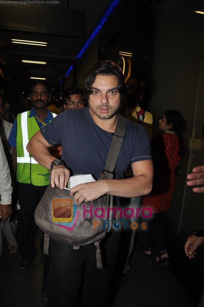Sohail Khan leave for Norway Film Festival in International Airport, Mumbai on 13th Sept 2010 