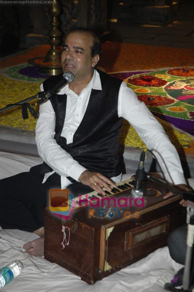 Suresh Wadkar at Ganpati Celebrations in Mumbai on 14th Sept 2010 