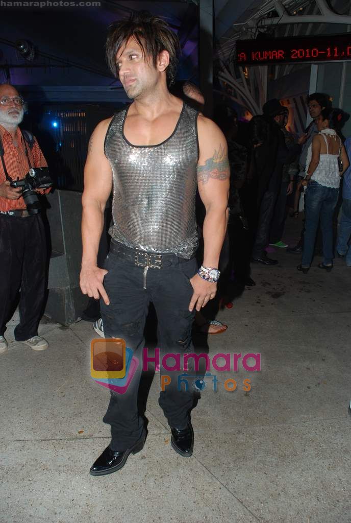 Yash Birla at Narendra Kumar's Show at Lakme Winter opening night in Tote on 16th Sept 2010 
