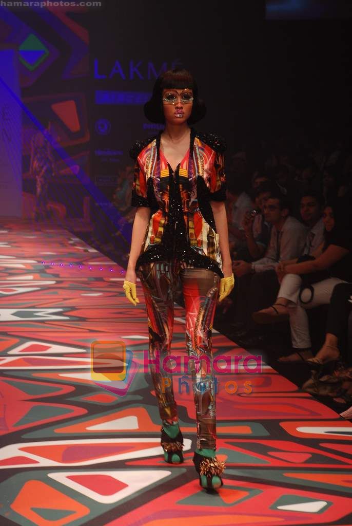 Model walks the ramp for Manish Arora Show at Lakme Winter fashion week day 1 on 17th Sept 2010 
