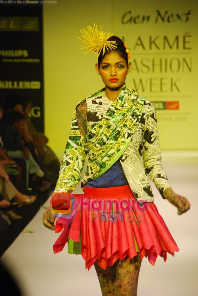 Model walks the ramp for Pragya Megha Show at Lakme Winter fashion week day 1 on 17th Sept 2010 
